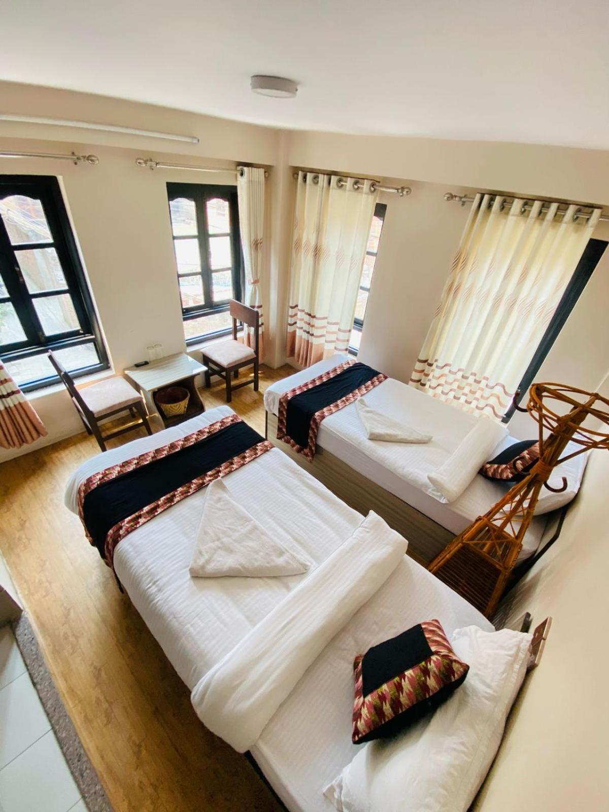 Hotel Durbar Side บักตะปูร์ ภายนอก รูปภาพ
